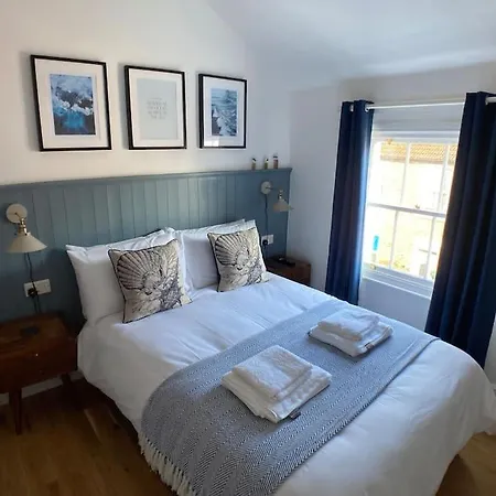 Cosy 2 Bedroom Cottage In Scarborough'S Old Town Exterior photo